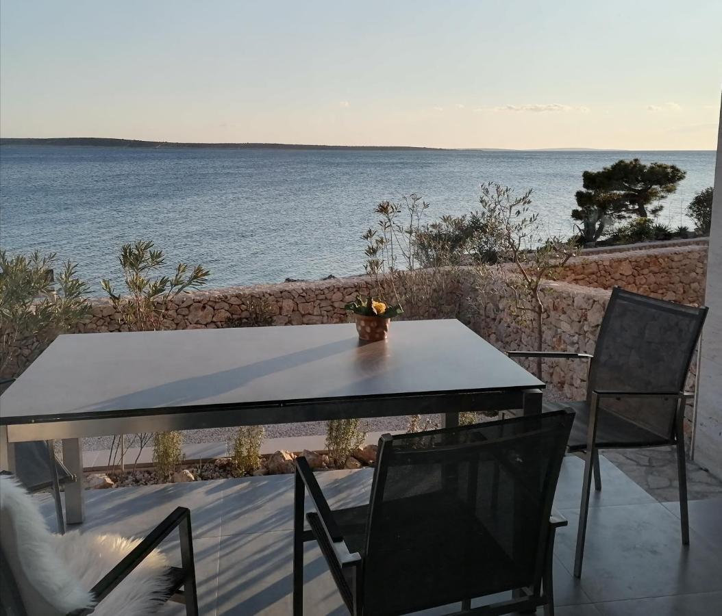 Bella Mare Apartment Mandre Bagian luar foto